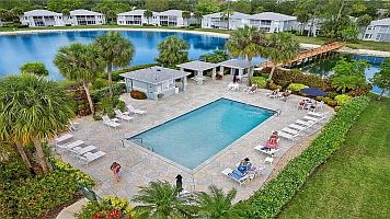 Mit einem KLICK aufs Bild vergr&ouml;ssert es sich. Mit F11 macht man es noch gr&ouml;sser. Mit dem grossen Bild wird gleichzeitig eine SLIDE-SHOW zur Verf&uuml;gung gestellt. Es geht VOR oder ZUR&Uuml;CK in dem man RECHTS oder LINKS auf das grosse Bild klickt. Beendet wird die Gross-Darstellung durch KLICK in den abgedunkelten Bereich oder auf (x).