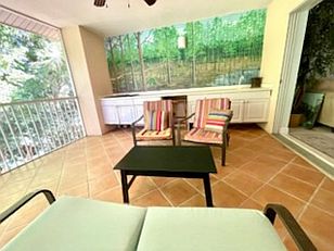 Mit einem KLICK aufs Bild vergr&ouml;ssert es sich. Mit F11 macht man es noch gr&ouml;sser. Mit dem grossen Bild wird gleichzeitig eine SLIDE-SHOW zur Verf&uuml;gung gestellt. Es geht VOR oder ZUR&Uuml;CK in dem man RECHTS oder LINKS auf das grosse Bild klickt. Beendet wird die Gross-Darstellung durch KLICK in den abgedunkelten Bereich oder auf (x).